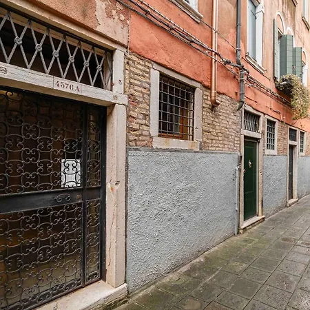 Ca Rizzi, Romantico Rifugio Nel Cuore Di 아파트